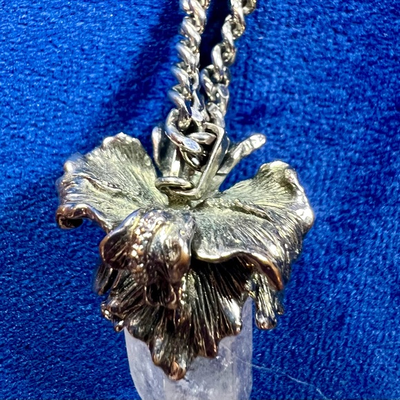 Alexander McQueen Iris Crystal Charm Necklace - Picture 8 of 12